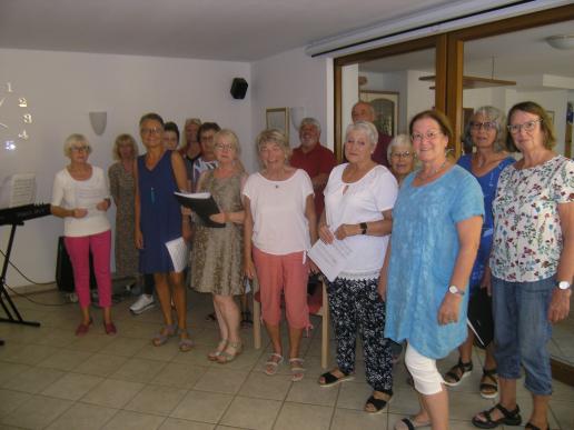 Sept 23: Kleines Ständchen im Alten- und Pflegeheim Giesen (auch wir bekamen ein Ständchen von den Bewohnern!)